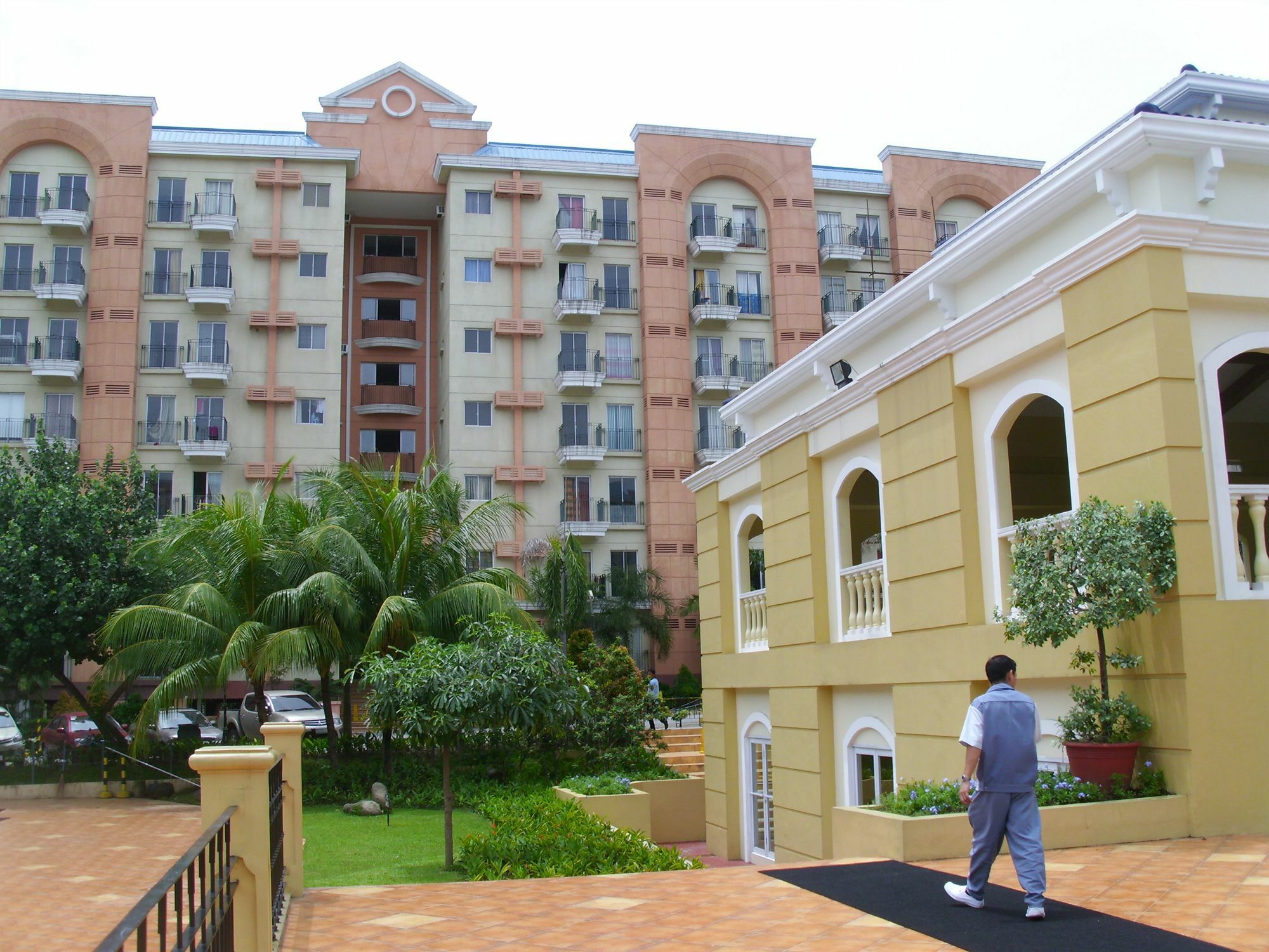 Airport Apartments Manila Paranaque City Exterior photo